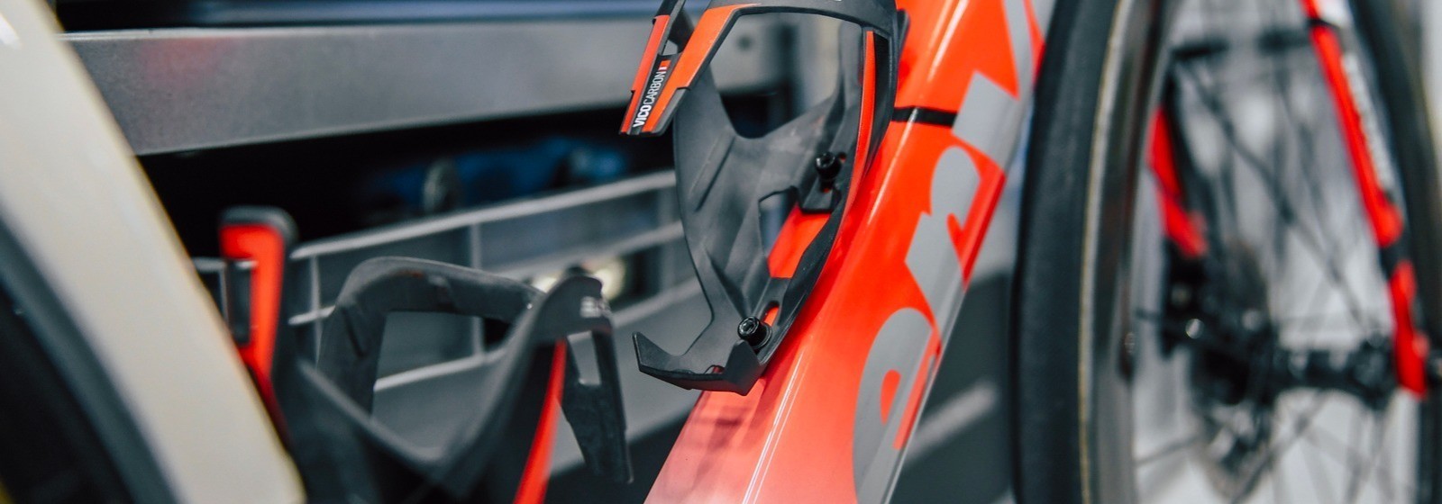 Elite leggero carbon cage hotsell
